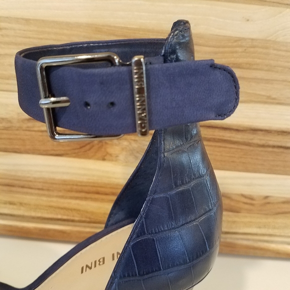 Gianni Bini High Heels Suede Strap Color Blue Size 8.5 - Picture 6 of 15